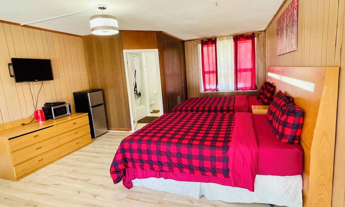 Gravenhurst Hotel | Muskoka Nights Motel