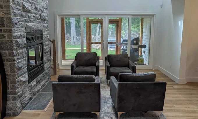 Torrance House | Muskoka Quiet Retreat