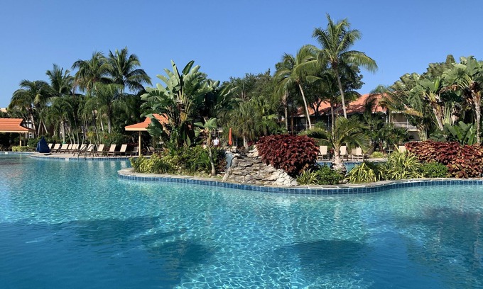 Naples Condo | Must see! Falling Waters, Naples, Florida. 500.00 Jan 2026 discount when booked
