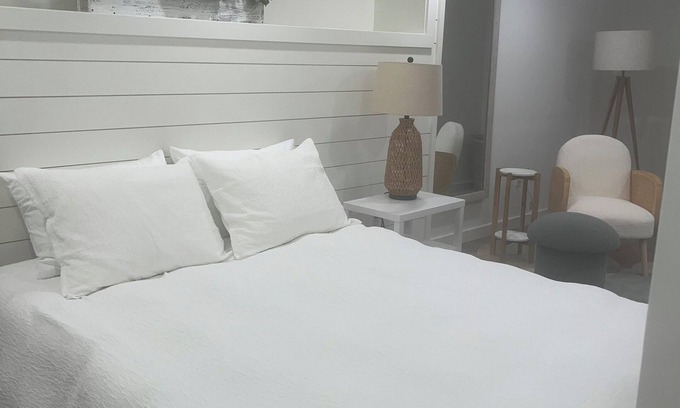 Vineyard Haven Apartment | MV Modern Queen 1BR and Qu. sofa bed private bedroom apartment sleeps 4 to 6