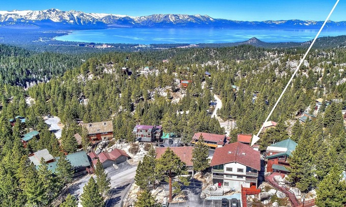 Tahoe Village House | Mv15 lakeview top of the mountain townhome