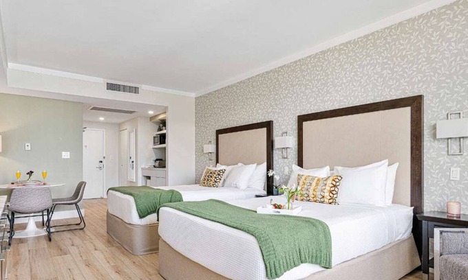 Coconut Grove Apartment | MVR Experience Balconies That Take Your Breath Away