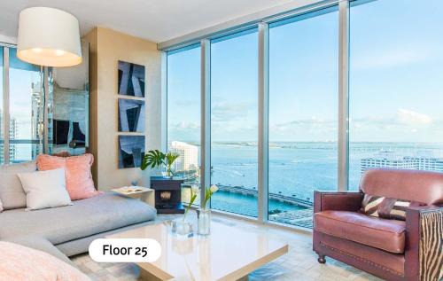 Downtown Miami Apartment | MVR - Oceanfront Corner Balcony Luxe SPA