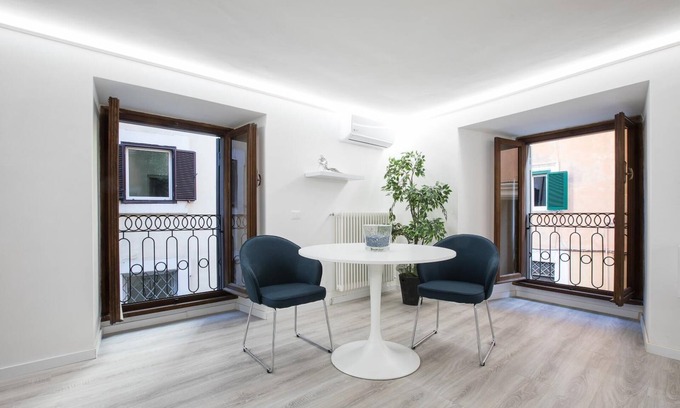 Rione V Ponte Apartment | My Piazza Navona Jacuzzi Suite Top Collection