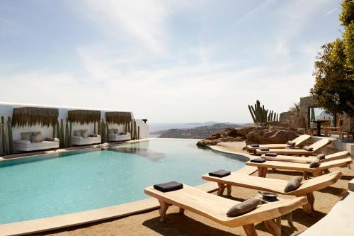 Xilokeratidi Hotel | Myconian Panoptis Escape, a member of Small Luxury Hotels of the World