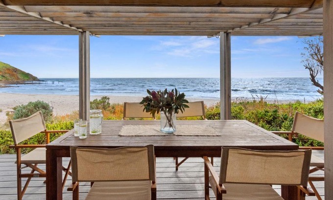 Myponga Beach House | Myponga Dunes - 1 Hewett Crescent, Myponga Beach