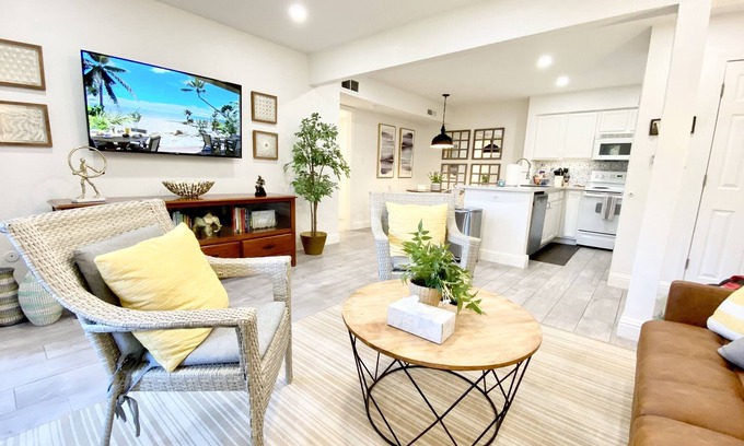 Downtown Condo | Mysuitescape at Villa Borgatta