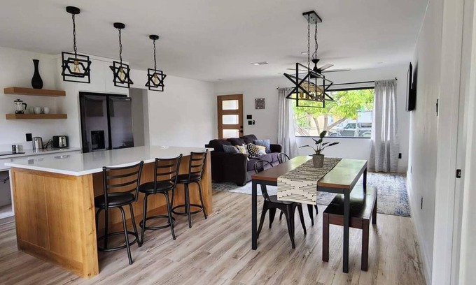 Northwest Dallas House | N. Dallas 4-bedroom house with Near DAL, DFW