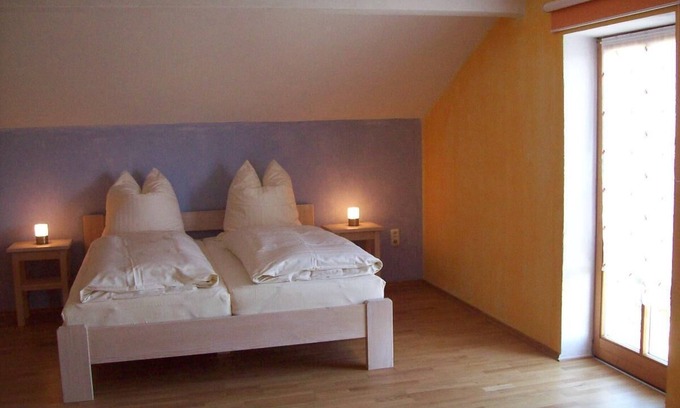 Rabenstein Apartment | Nach Süden ausgerichtete, geräumige Ferienwohnung (110 m2) mit gemütlicher Wohnküche