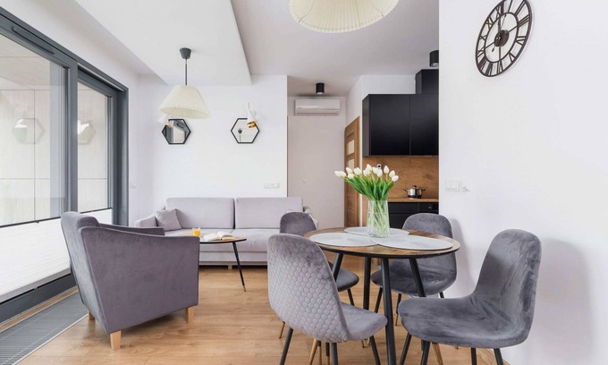 Stare Podgorze Apartment | Nadwiślańska 5 Kraków | Air-conditioned Apartment | Podolski Boulevard on the Wi