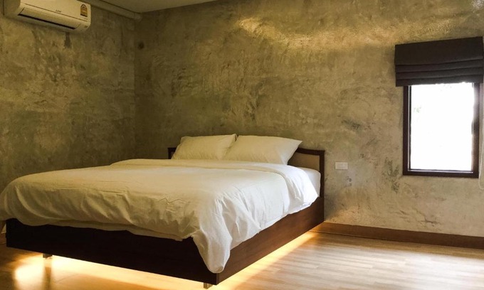 Doem Bang Hotel | Nai Suan Inn