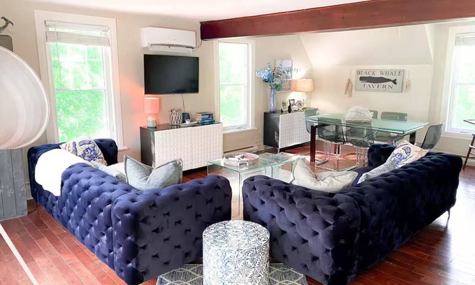 Hudson House | Nantucket-Style in Hudson: Beach Walks & Forest Trails, 1 step to Montreal Magic