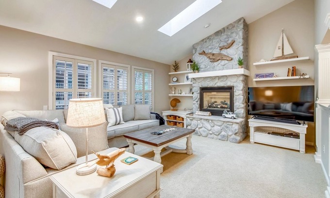 Downtown Cannon Beach House | Nantucket West - Beachcomber Vacation Homes