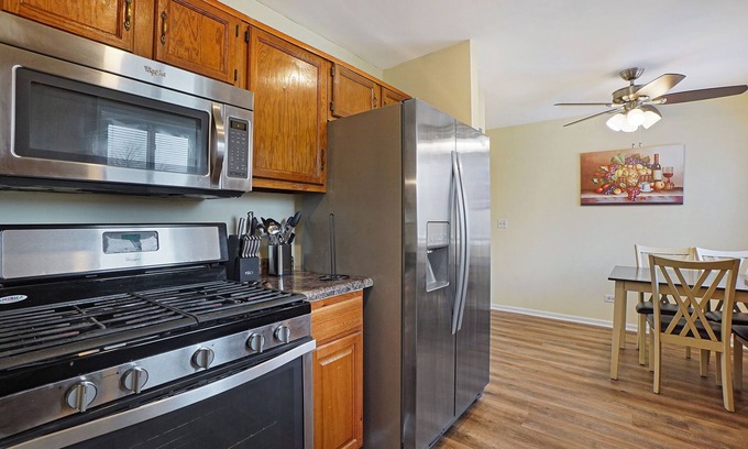 Fox Valley House | Naperville -Woodview Ct