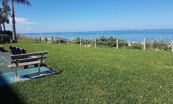 Connors Resort | NAPLES FLORIDA (Vanderbilt Beach & Harbour)