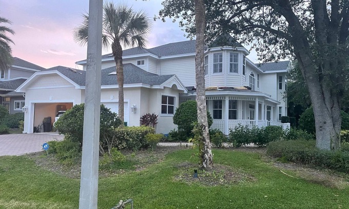 Naples House | Naples Luxury Beach Rentals presents The Serena & Lilly House!