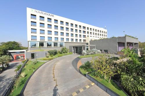 Bhat Hotel | Narayani Heights Hotel & Resort