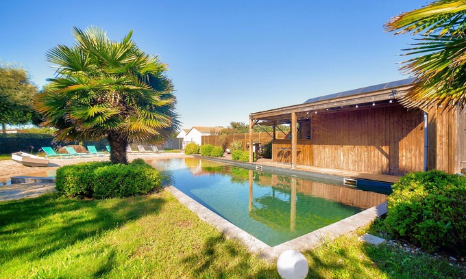 Saint-Vincent-sur-Jard Ski Chalet | Natural lagoon and relaxation for 6