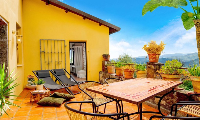 Podenzana House | Natural stone house with a fantastic panoramic view