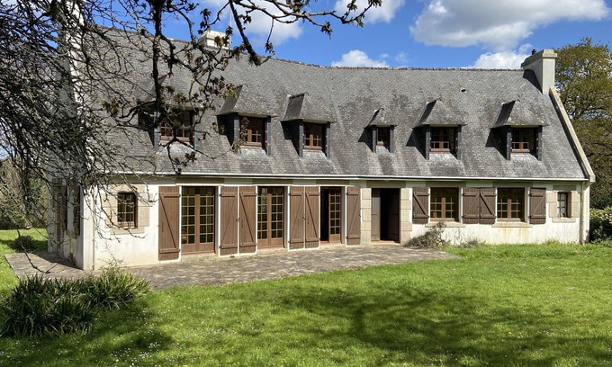 Clohars-Fouesnant House | Nature and seaside, near Bénodet, family home