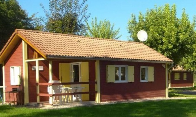Travexin Cottage | Nature chalet with terrace and parking in Mélisey