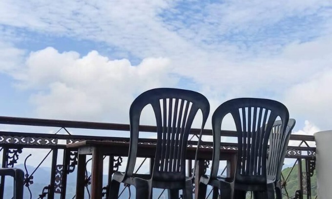 Lansdowne Hotel | Nature Hike