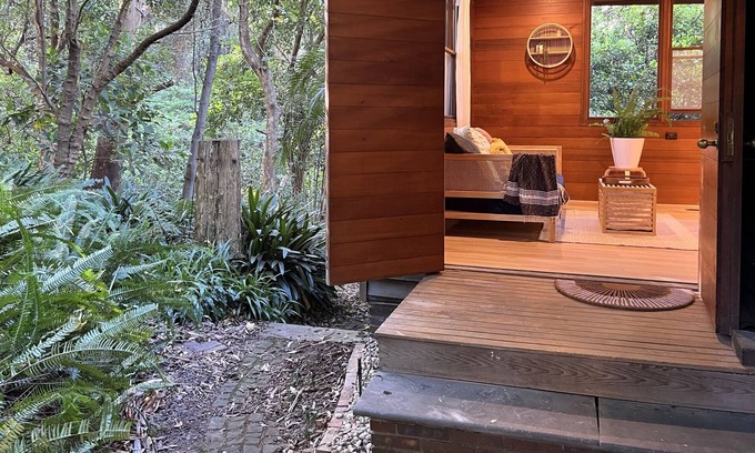 Mount Pleasant House | Nature Lovers Comfy Forest House for Large Groups