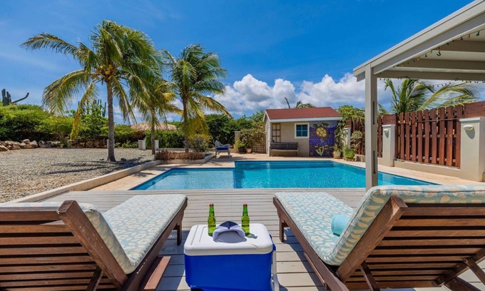 Paradera Villa | Nature ~ Private ~ Pool ~ Gazebo ~ Outdoor Dining