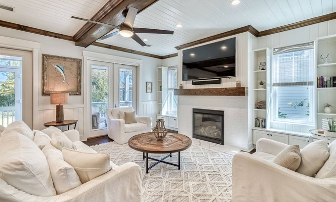 Santa Rosa Beach House | Naturewalk NEXT to Pool! LSV & Bikes! 4 Kings! Pet Friendly! Sleeps up to 18!