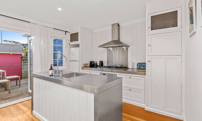 Jervis Bay Cottage | Nautica Beach Cottage - Coastal Haven in Currarong