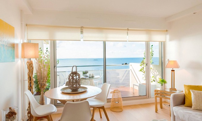 Concarneau Apartment | -NAVY- Magnifique T1 bis les pieds dans l´eau