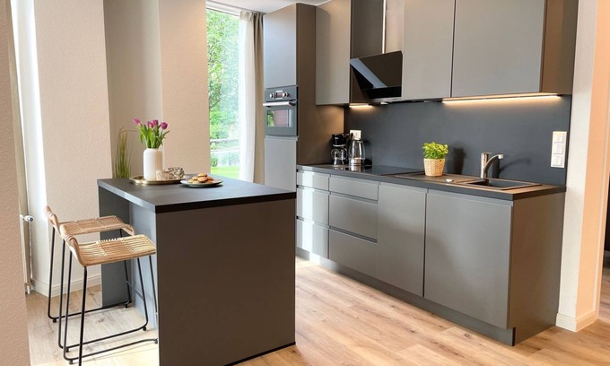 Sahlenburg Apartment | NB 8 - Traumhafte Ferienwohnung mit Eigener Sauna und Whirlpool-badewanne - Haus Nordseebrandung