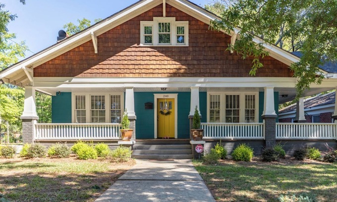 Charlotte House | NC Music Factory - Renovated historic bungalow minutes to Uptown