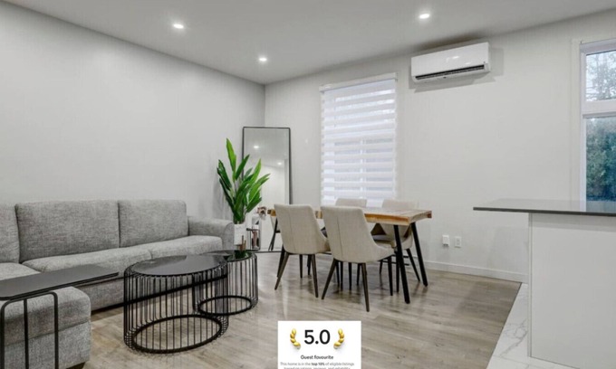 Cote-Des-Neiges—Notre-Dame-De-Grace Apartment | NDG Loft |A Contemporary Urban Retreat