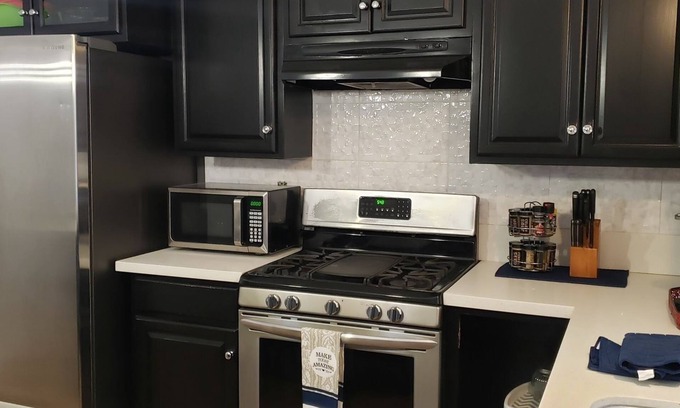 Valle Lindo House | Near Airport, Family/Business,Fast Wifi, Shopping!