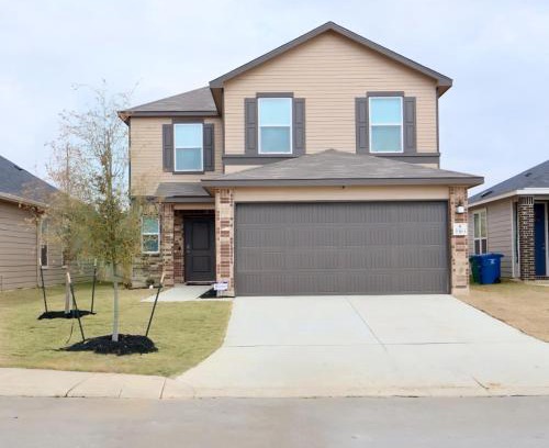 Southside House | Near Airport & Prime Location Getaway sleeps 8