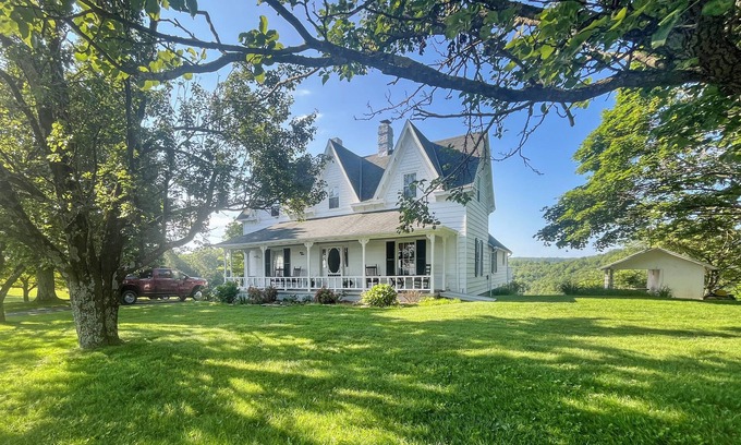 Piper Gap House | Near Blue Ridge Parkway: Galax Home w/Mtn Views!