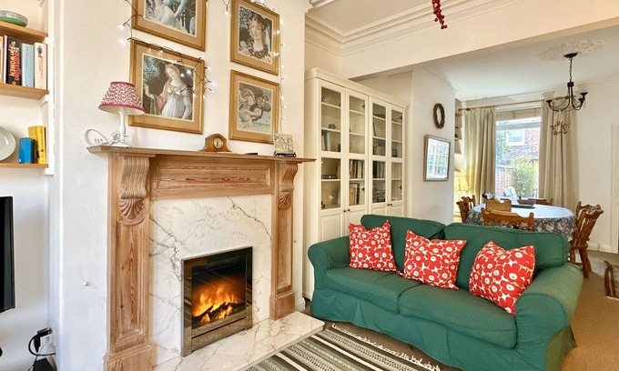 York House | Near city centre with parking located by Bishy road.