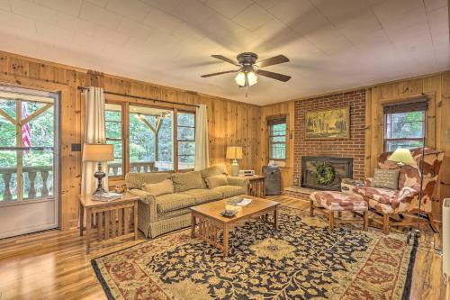 Roaring Gap House | Near Hiking Roaring Gap Retreat with Fire Pit!