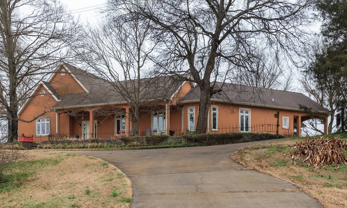 Gallatin Other | Near Nashville Greenwood farms country home , Gallatin