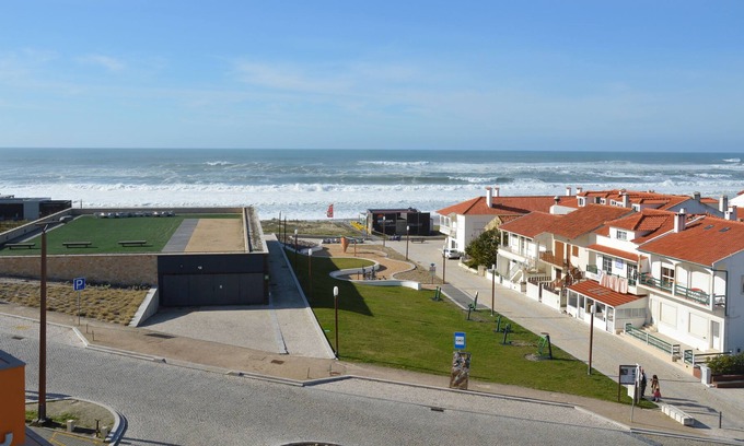 Paredes da Vitoria Apartment | Near Nazare Big Waves Surf - Free WiFi