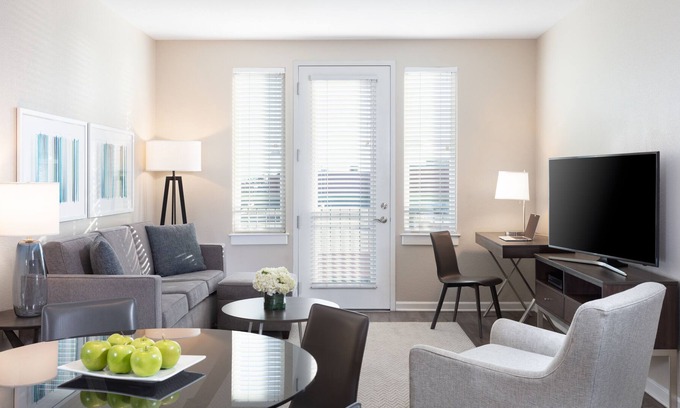 Emeryville Apartment | Near Oakland | Sparkling Clean | 24/7 Service Team