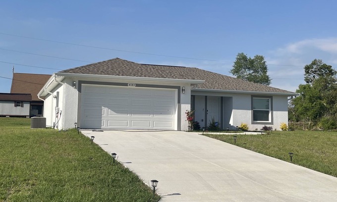Ocala House | Near Rainbow Springs, Silver Springs, and World Equestrian Center. Pet Friendly
