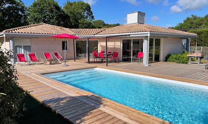 Grayan-Et-L'Hopital Villa | Near Soulac/mer architect-designed villa with pool and jacuzzi close to the ocean