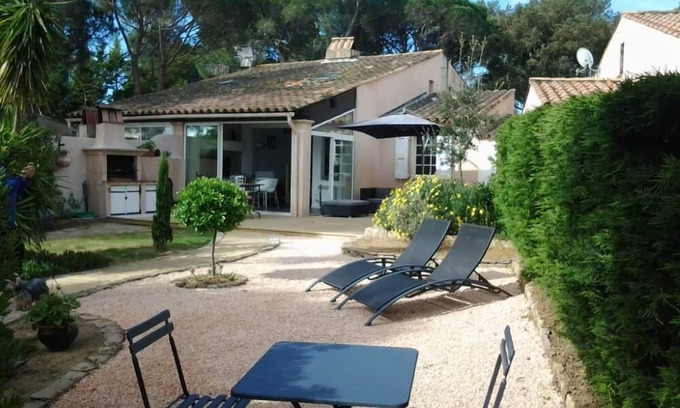 Gassin House | NEAR ST TROPEZ MAGNIFICENT MAS WITH GARDEN, AIR CONDITIONING