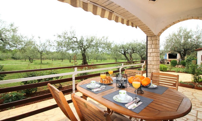 Mali Maj Apartment | Near the beach, air-conditioned, quiet location,family-friendly