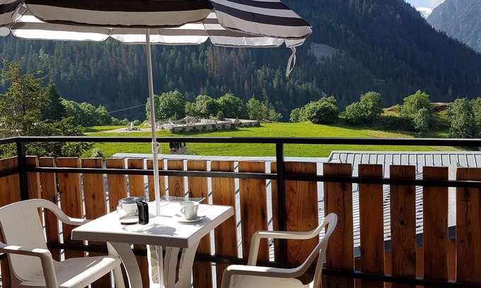 Champagny-en-Vanoise Apartment | Near the center and ski lifts/Apartment 4/6 pers Vanoise Paradiski Champagny