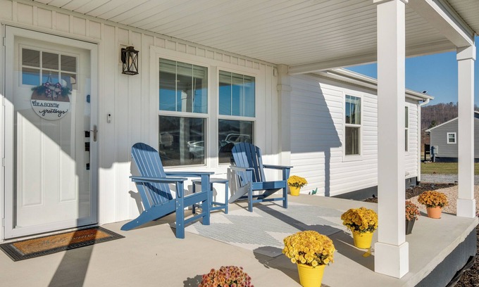 Hendersonville House | Near Wineries: Hendersonville Home w/Mtn Views!