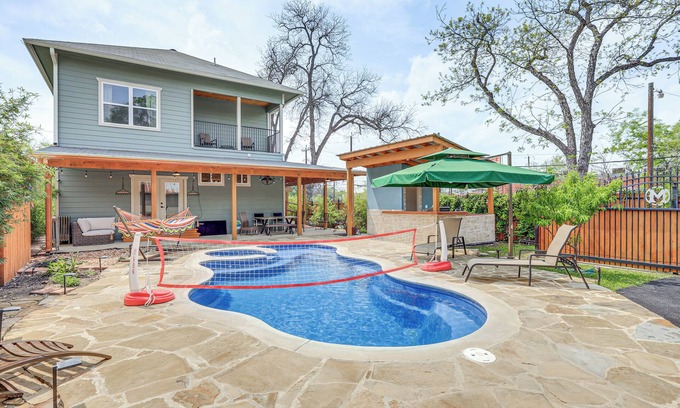 Mahncke Park House | Near Zoo & Riverwalk: Spacious Home w/Heated Pool