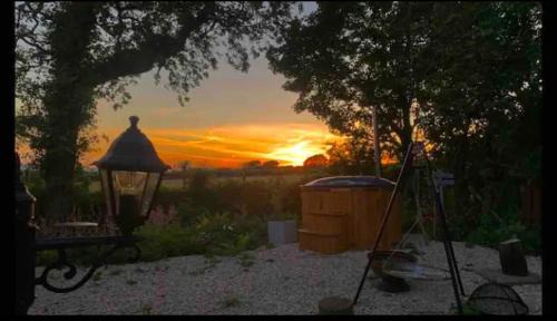 Reynoldston Other | Nefoedd Romantic Shepherds Hut